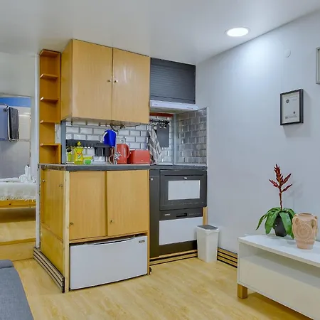 Апартаменты Cetral And Cozy In Bairro Alto